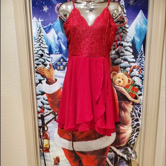 Windsor Dresses & Skirts - Windsor Red Dress Laced front NWT size Large